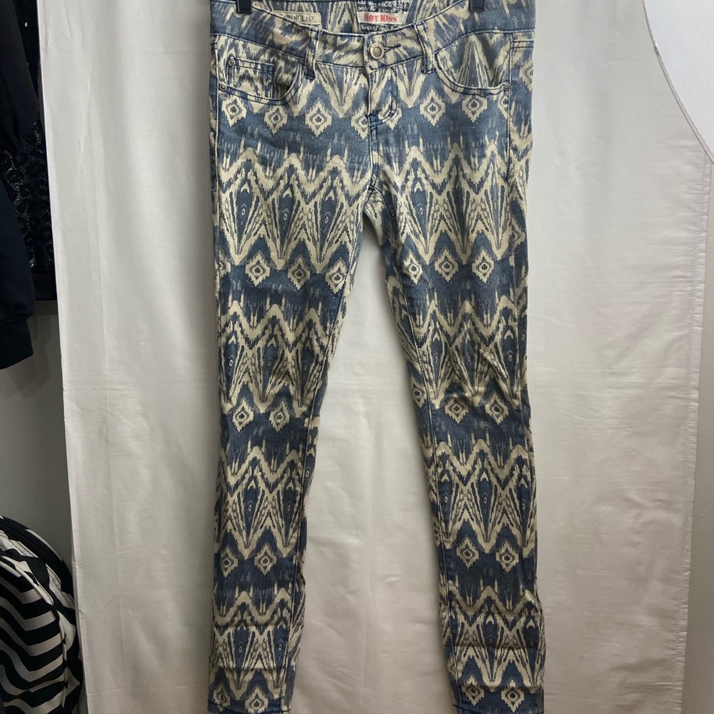 Tribal Print Low Rise Light Denim Jeans Size 5 Juniors